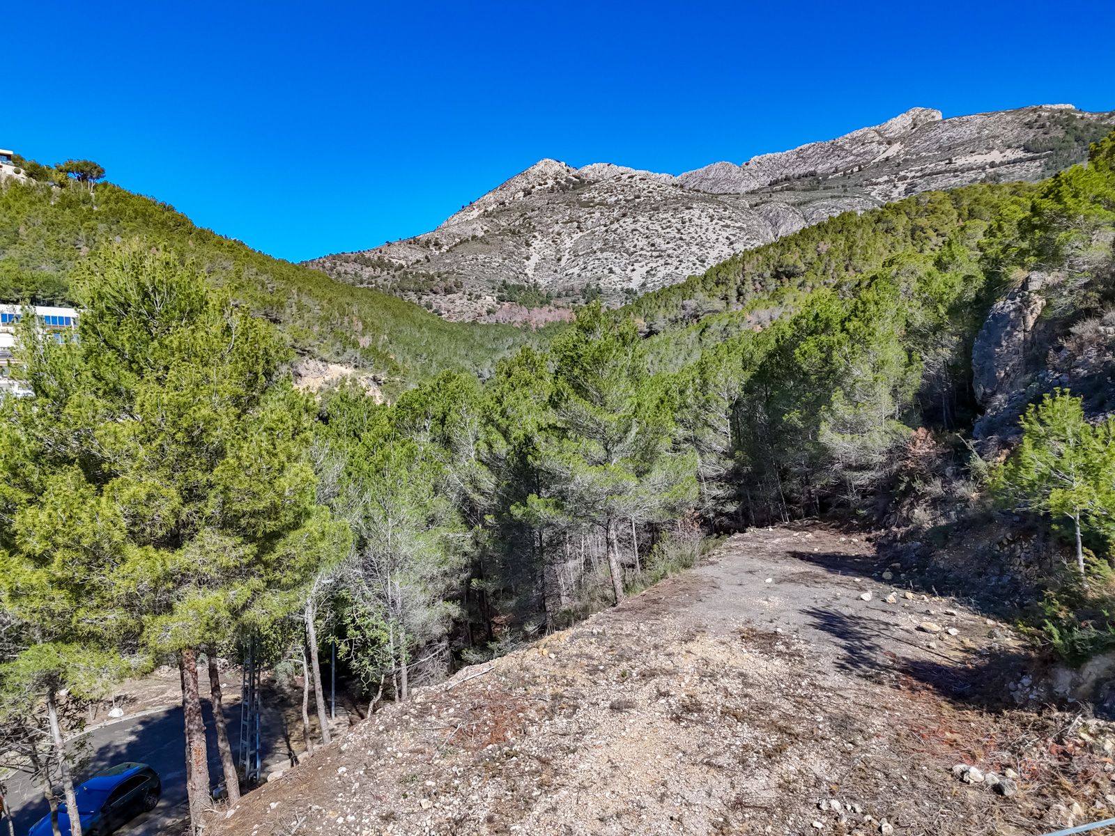 Excelente Parcela con vistas a la montaña