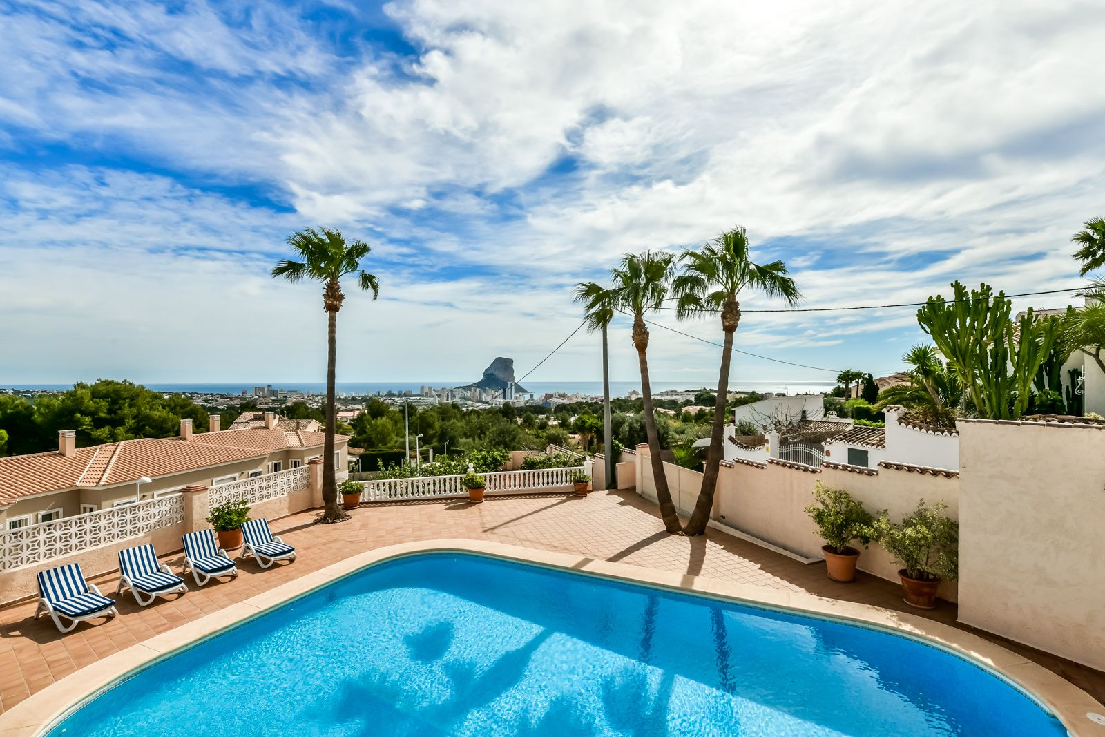 EXCELLENT VILLA IN CALPE WITH VIEWS