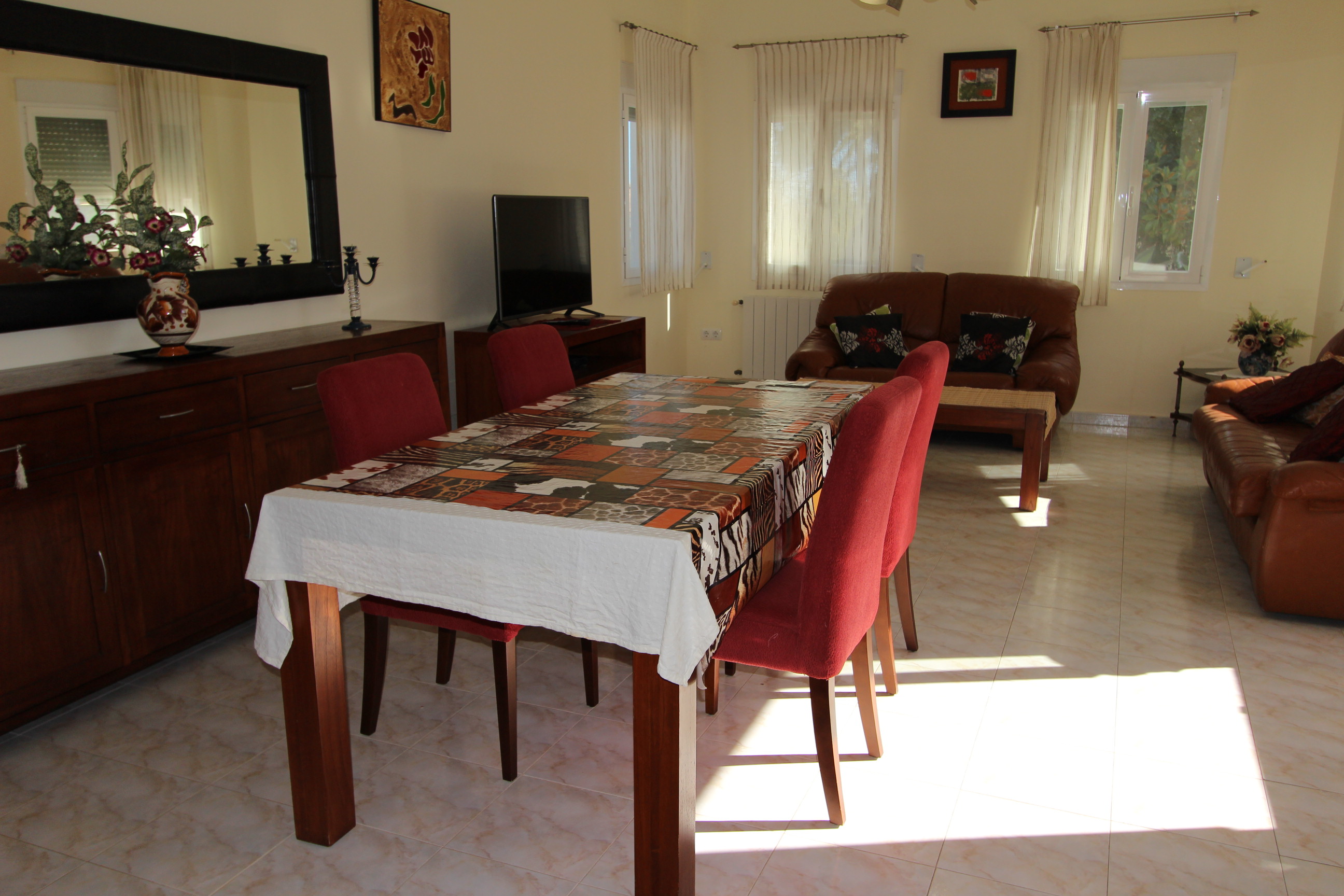 VILLA VERY CLOSE TO THE BEACH AND SUPERMARKETS